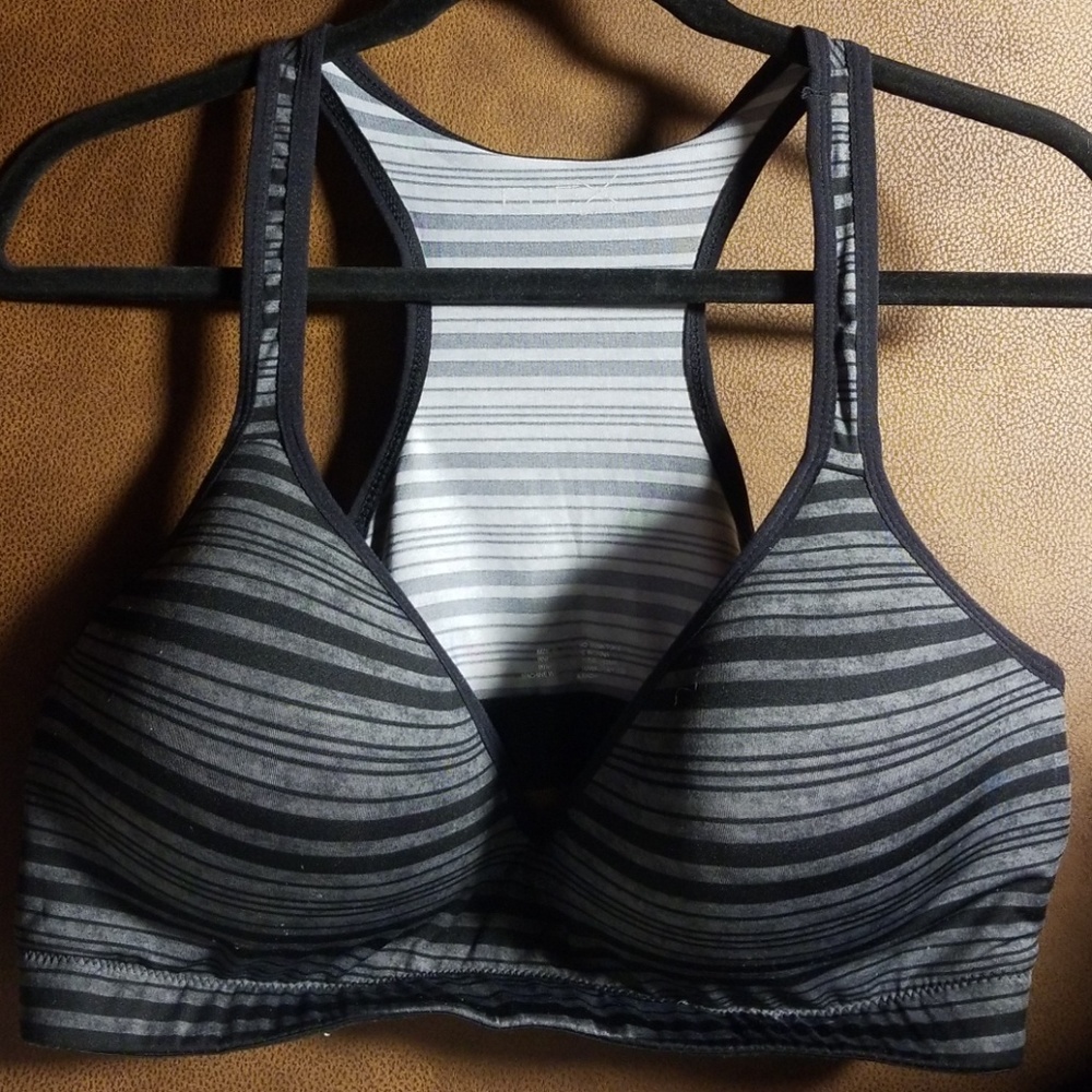 COPY - XL to a 1X sports bra